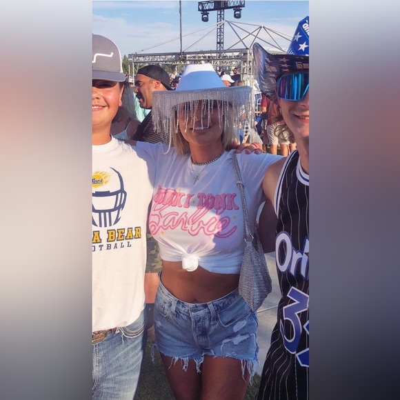 Thomas Runway Honky Tonk Barbie t-shirt - Picture 4 of 6